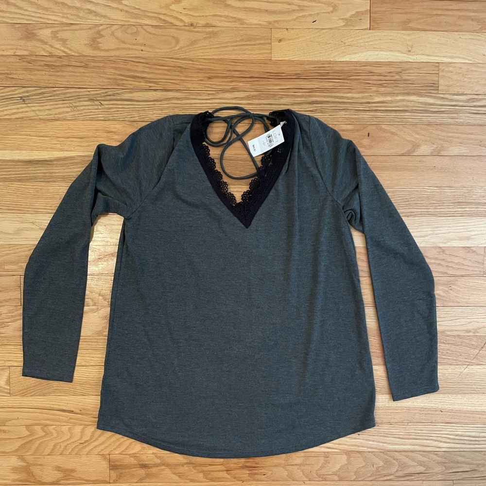 NWT LOFT Women’s V-neck tie-back shirt grey size medium